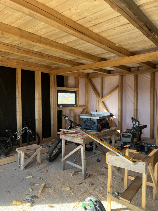 Cabană P+ M  de 84 mp utili și teren de 1000 mp în Mărișel 