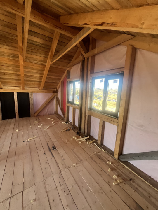 Cabană P+ M  de 84 mp utili și teren de 1000 mp în Mărișel 