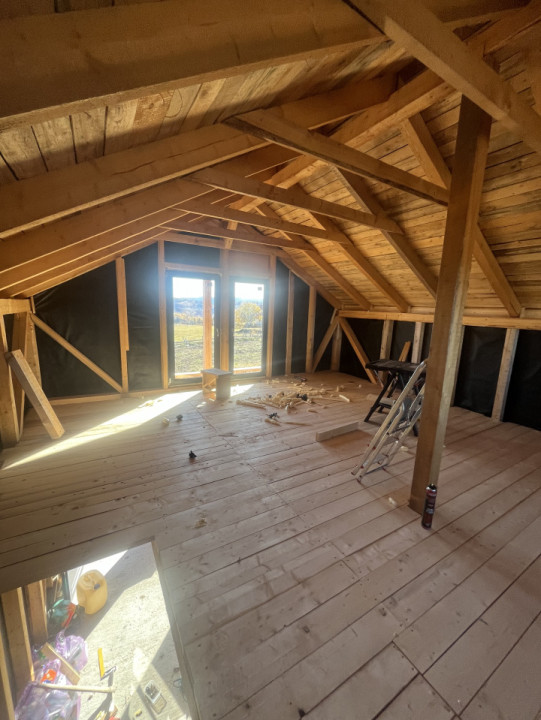 Cabană P+ M  de 84 mp utili și teren de 1000 mp în Mărișel 