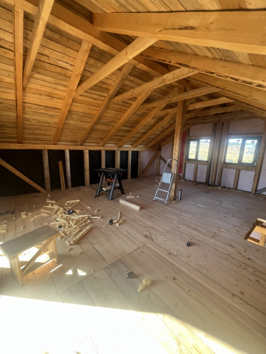 Cabană P+ M  de 84 mp utili și teren de 1000 mp în Mărișel 