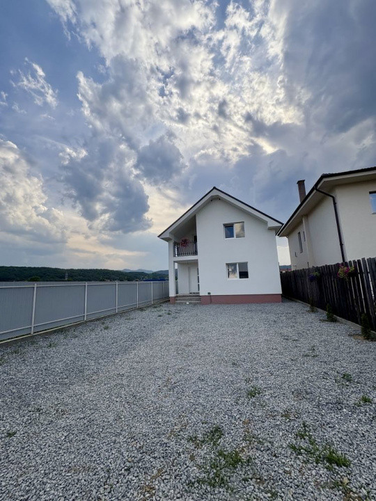 Casa individuală 5 camere, teren 500mp, zona Gilău 