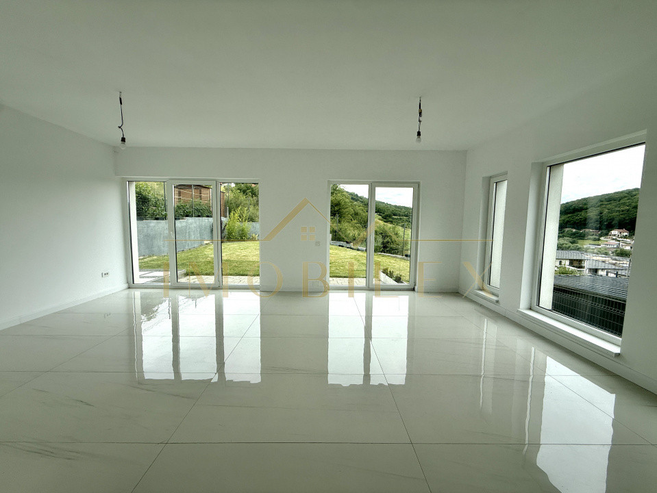 Casă individuală FINISATĂ nou, 4 camere, 3 băi, view superb, zona Vivo