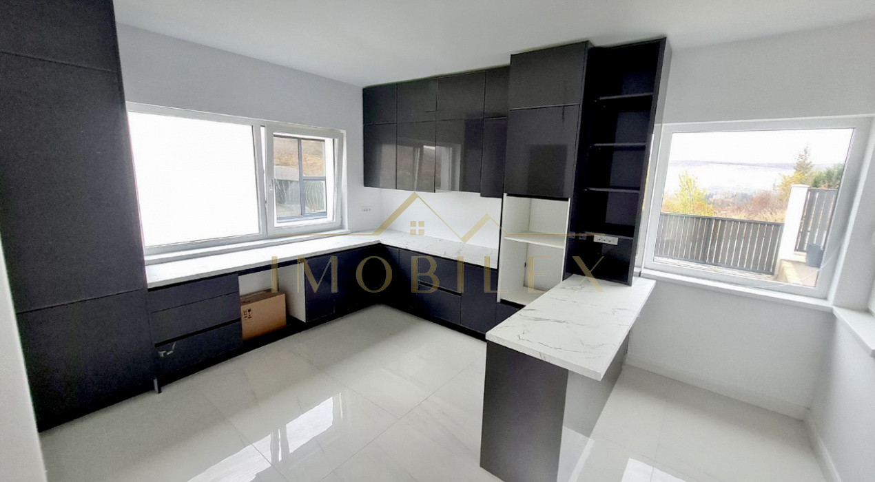 Casă individuală FINISATĂ nou, 4 camere, 3 băi, view superb, zona Vivo
