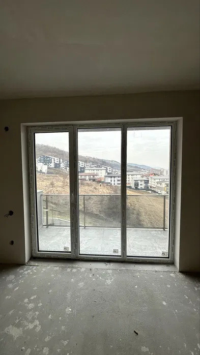 Apartament semifinisat, bloc nou, zona Teilor 