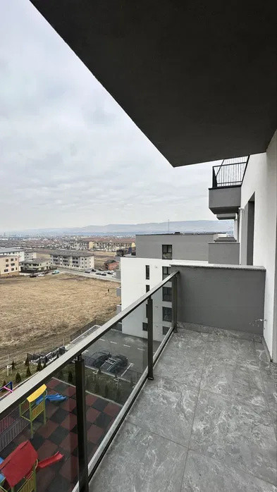 Apartament semifinisat, bloc nou, zona Teilor 