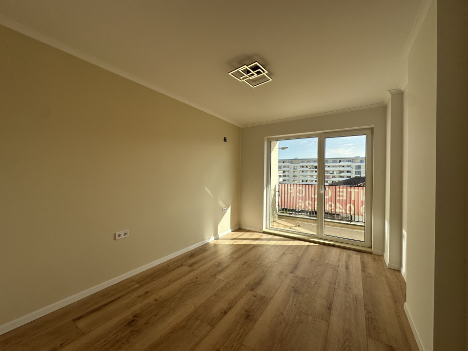 Apartament cu 3 camere, terasa 27 mp, bloc nou, zona Eroilor