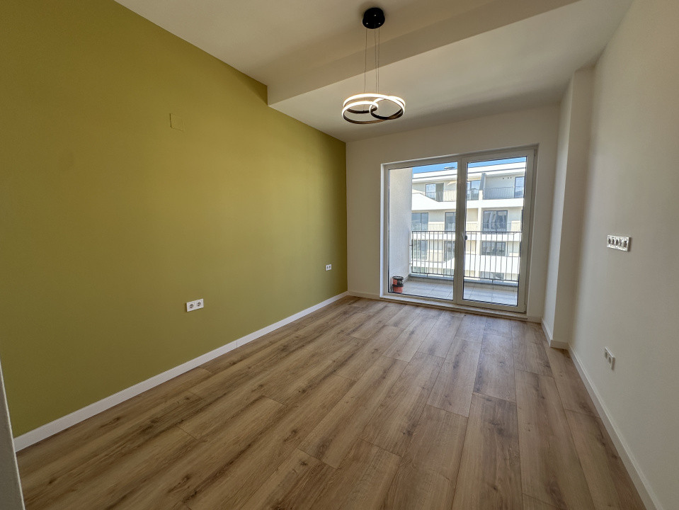 Apartament cu 3 camere, terasa 27 mp, bloc nou, zona Eroilor