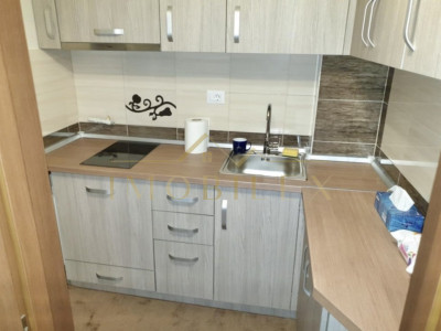 Garsoniera mobilată, utilată, balcon, zona Marasti