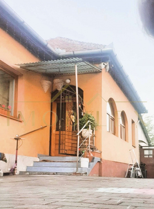 Casa demolabila, teren intravilan 1700 mp 