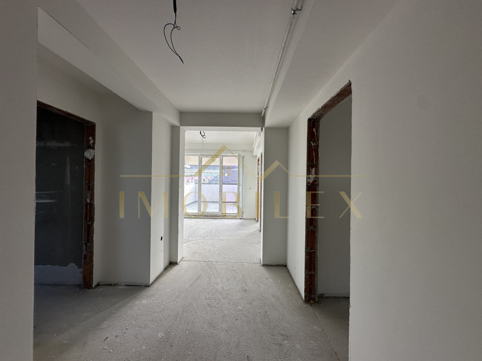 Apartament 4 camere, terasa, bloc nou,  zona Cetatii 