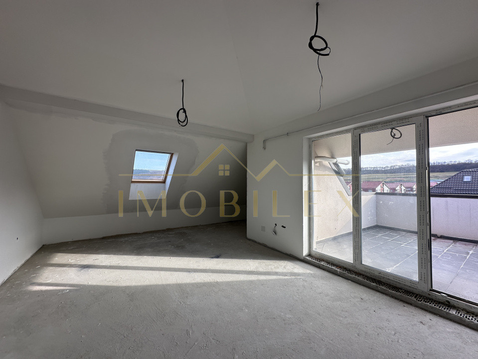 Apartament 4 camere, terasa, bloc nou,  zona Cetatii 