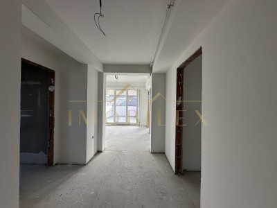 Apartament 4 camere, terasa, bloc nou,  zona Cetatii 