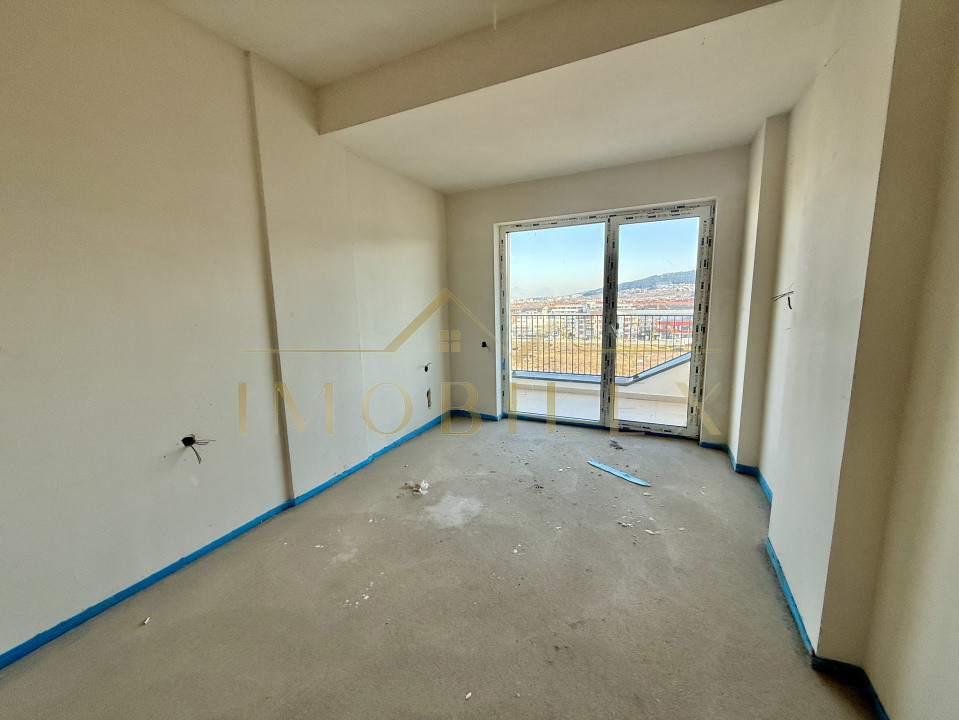 Apartament 3 camere, terasa 25 mp, bloc nou, semifinisat, Eroilor 