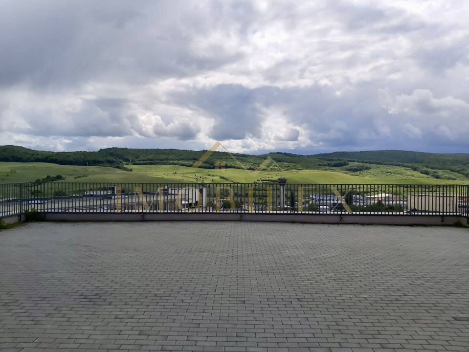 Penthouse FINISAT NOU, 200 mp, terasă 400 mp, view superb, zona Baciu