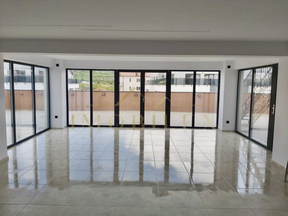 Penthouse FINISAT NOU, 200 mp, terasă 400 mp, view superb, zona Baciu