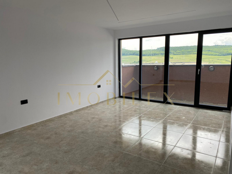 Penthouse FINISAT NOU, 200 mp, terasă 400 mp, view superb, zona Baciu