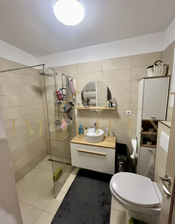 Apartament 2 camere, zona Vivo