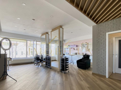 Spatiu comercial de 121 mp  si 4 locuri de parcare pe Calea Turzii 