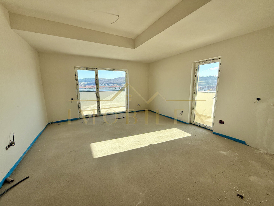 Apartament 3 camere, terasa 25 mp, bloc nou, semifinisat, Eroilor 