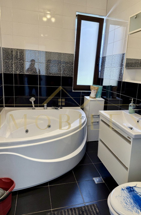 Apartament modern 3 camere, zona Sesul de Sus