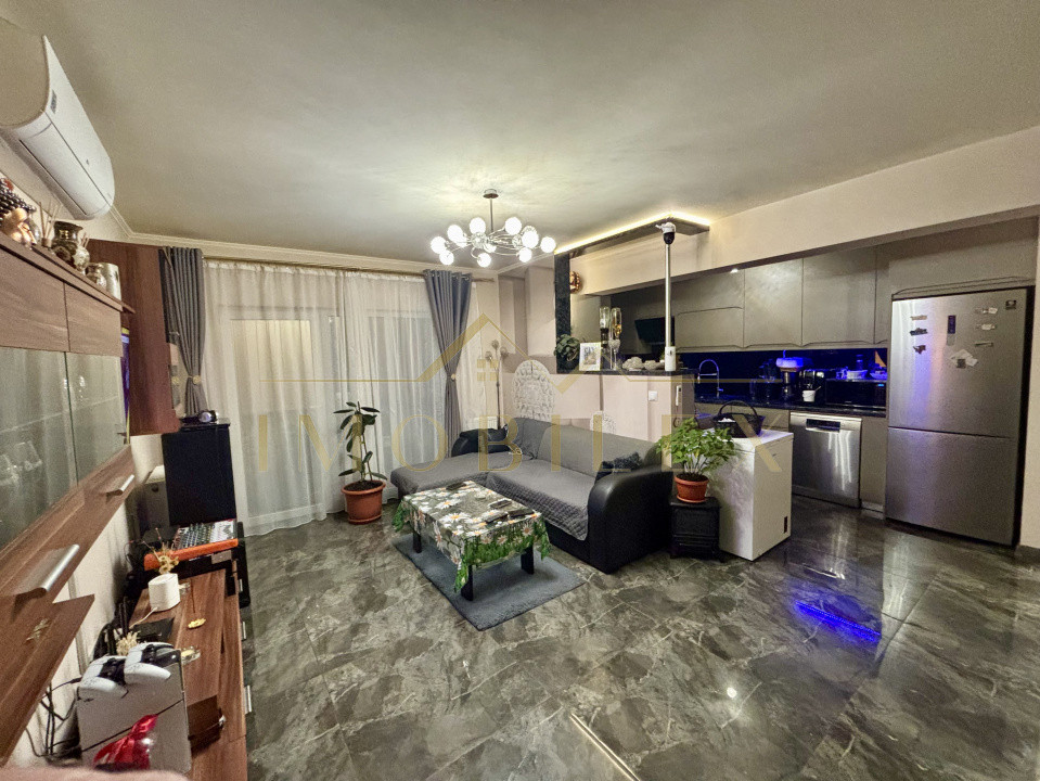 Apartament 3 camere, zona Eroilor