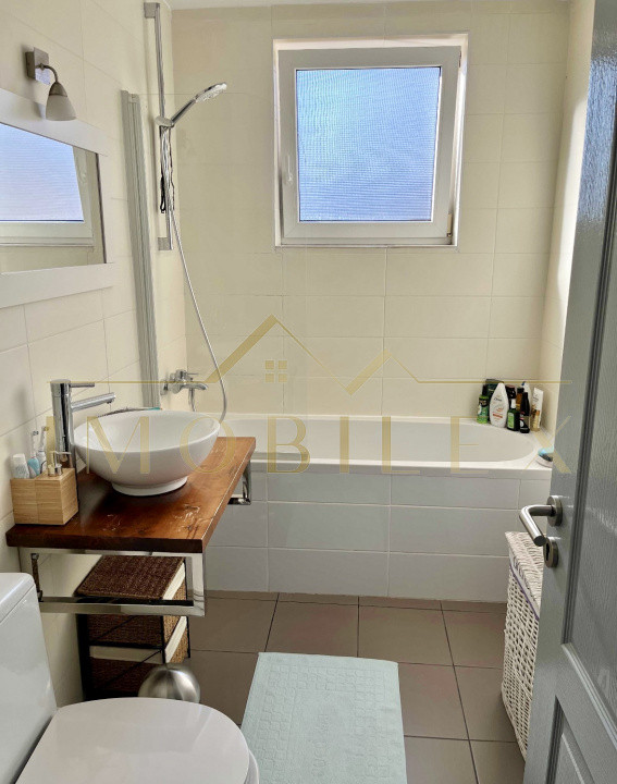 Apartament 3 camere, zona Eroilor