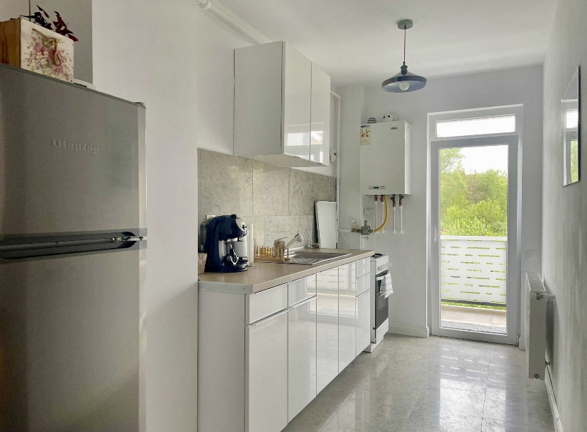 Apartament 2 camere de inchiriat, parcare, zona Vivo 