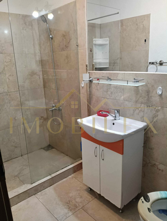 Apartament 2 camere de închiriat, parcare, zona Terra/Sesul de Sus