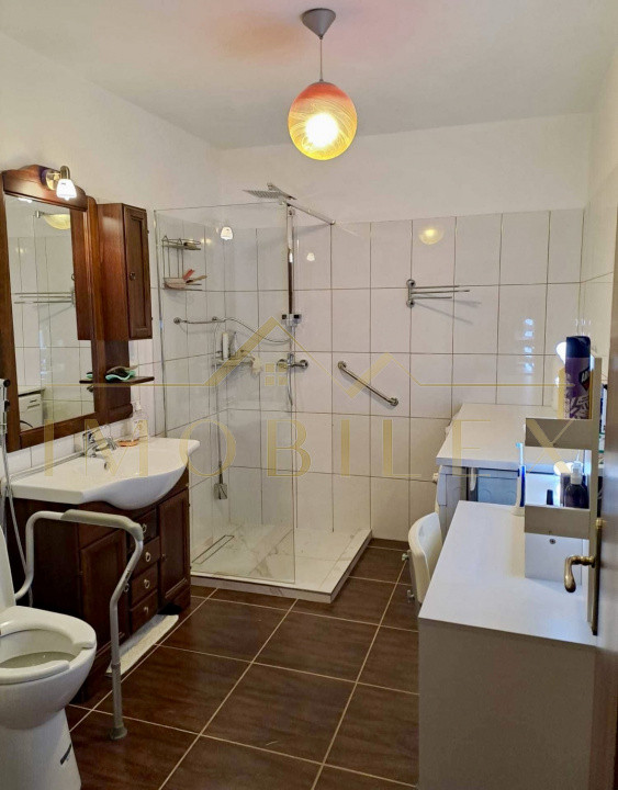 Apartament 2 camere, decomandate zona Florilor