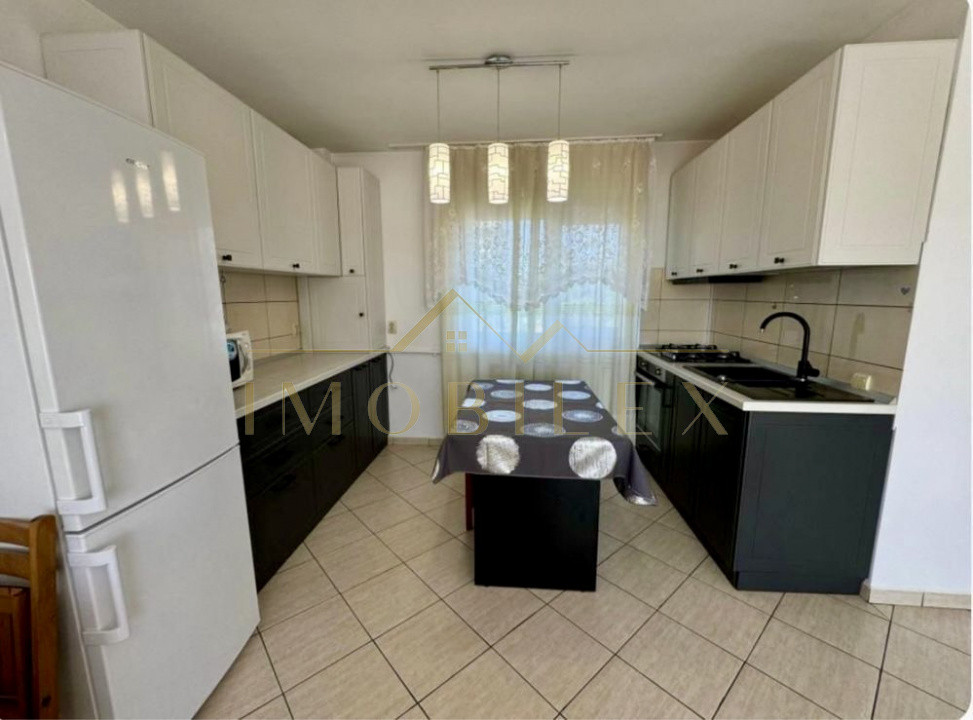 Apartament spațios 72 mp, 3 camere, 2 băi, zona Avram Iancu 