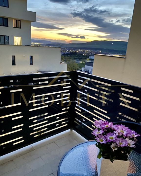 Apartament 3 camere, zona Vivo