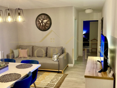 Apartament 3 camere, zona Vivo