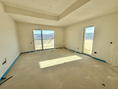 Apartament 3 camere, bloc nou, terasă, zona Eroilor 