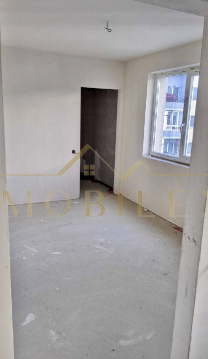 Apartament spațios 3 camere, semifinisat, zona Florilor/Cetatii 