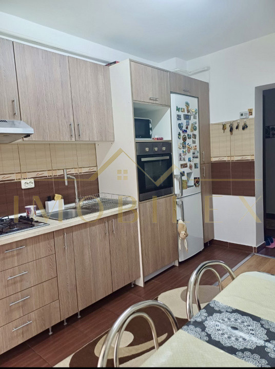 Apartament 2 camere decomandate, zona Eroilor 