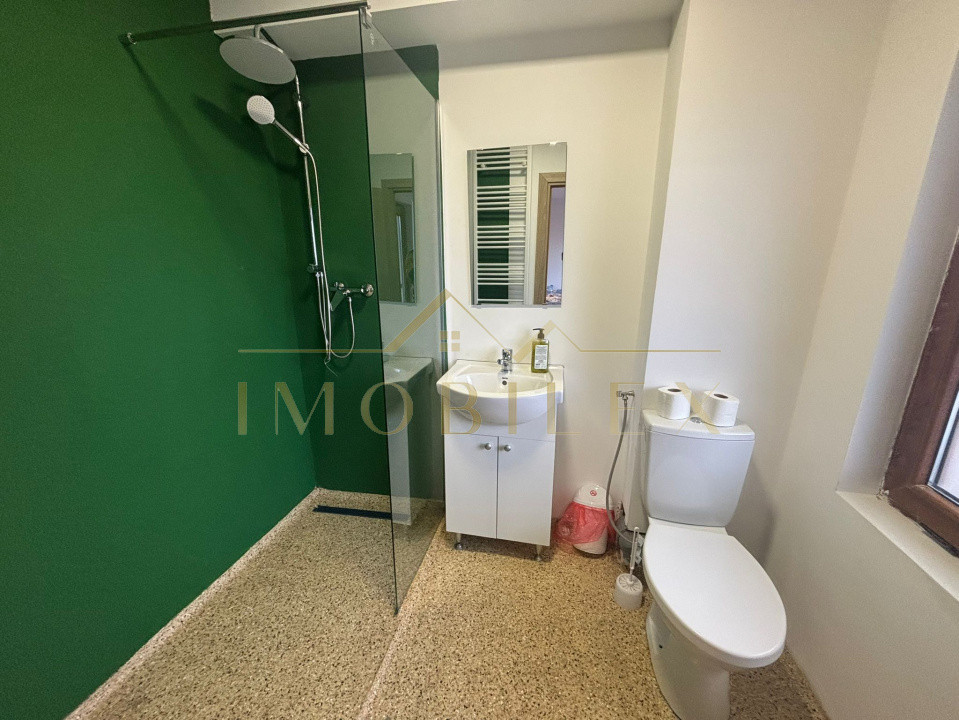 Casa tip Vilă 420mp, 14 camere, 12 băi, teren 1000mp, zona Beliș 
