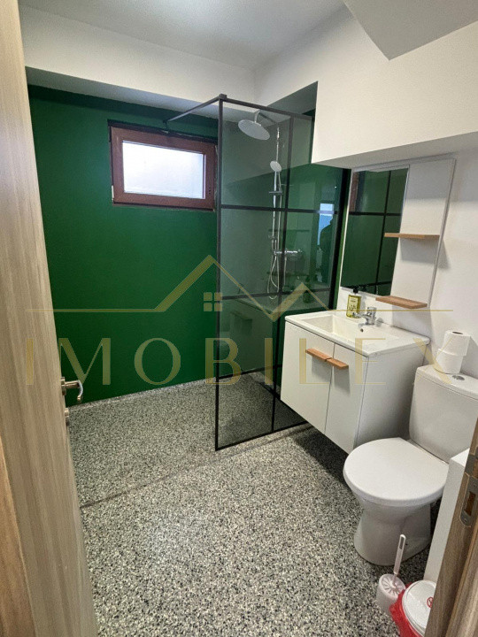 Casa tip Vilă 420mp, 14 camere, 12 băi, teren 1000mp, zona Beliș 