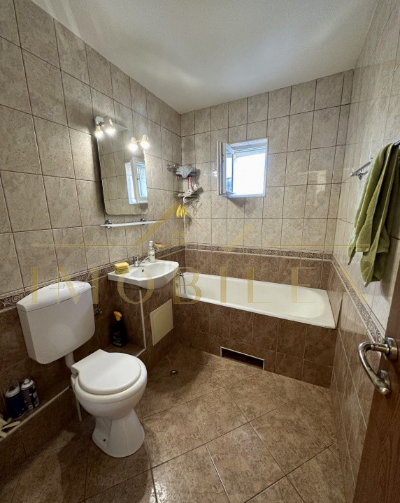 Apartament 3 camere, decomandate, zona Manastur