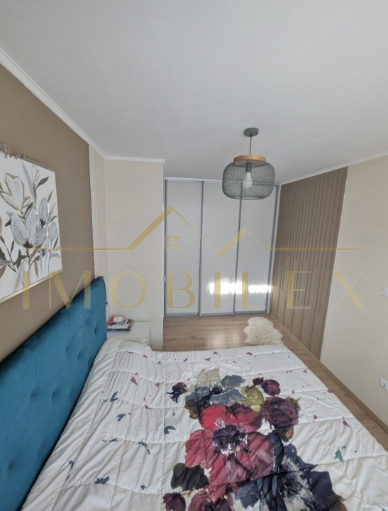 Apartament 3 camere, 2 băi , parcare subterană, zona Subcetate 