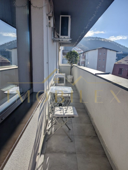 Apartament 3 camere, 2 băi , parcare subterană, zona Subcetate 