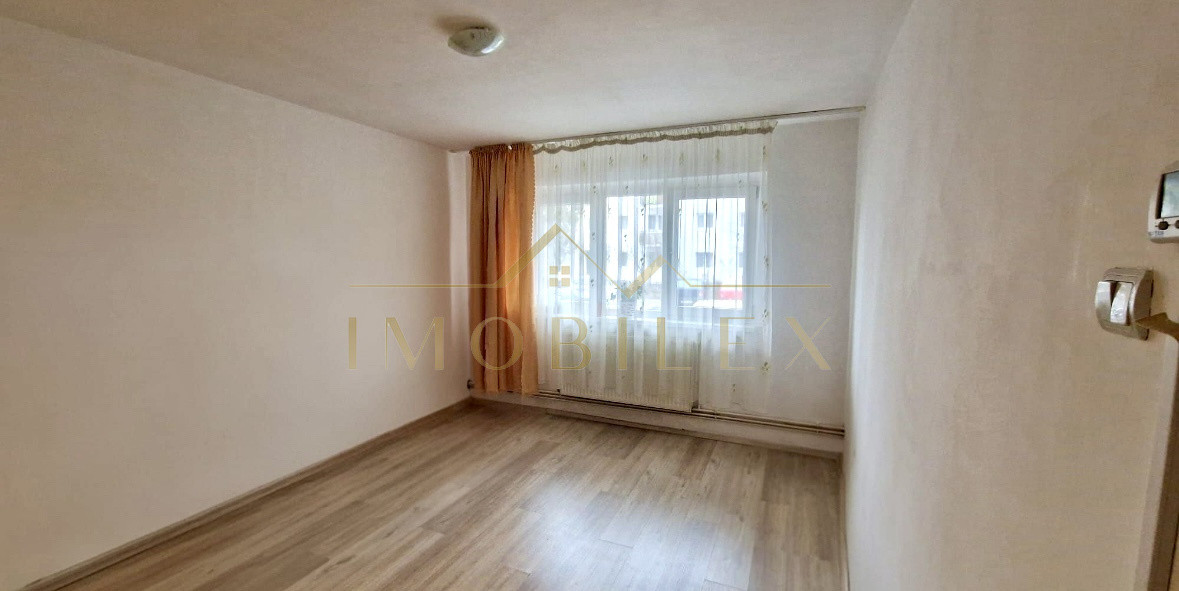 Apartament 3 camere, decomandate, zona Manastur