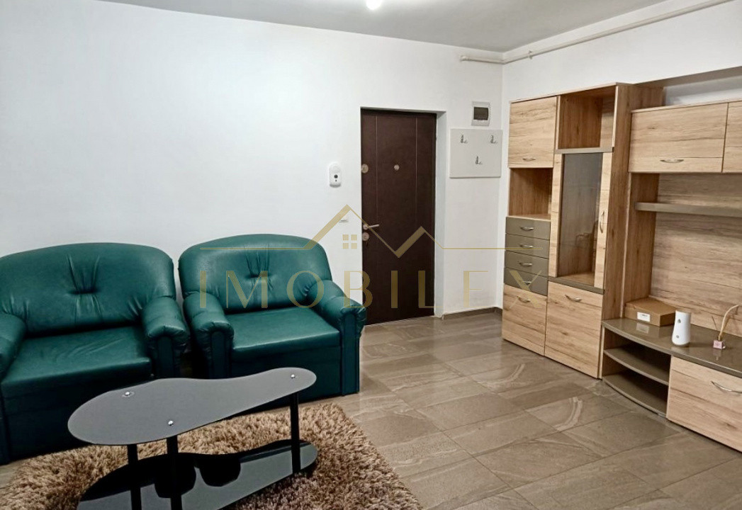Apartament 3 camere, de inchiriat, zona Sub Cetate