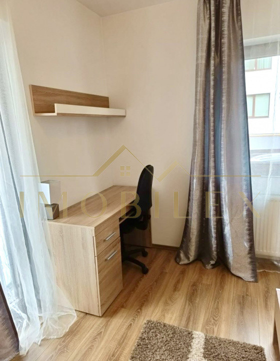 Apartament 3 camere, de inchiriat, zona Sub Cetate