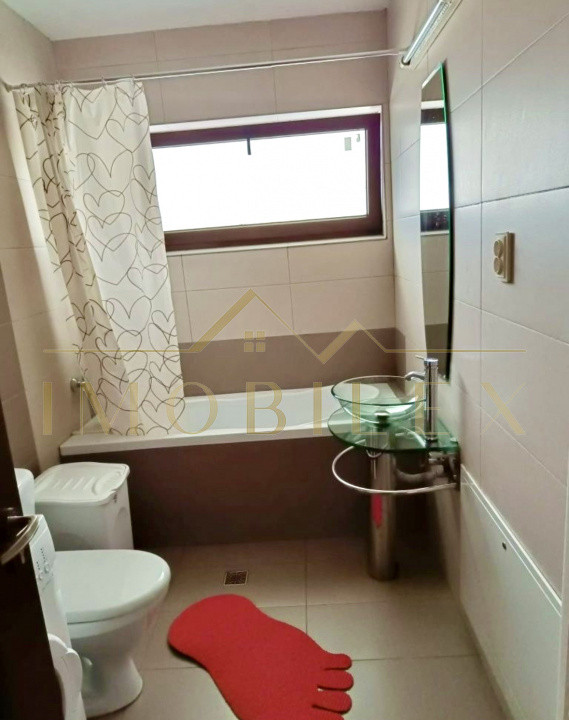 Apartament 3 camere, de inchiriat, zona Sub Cetate