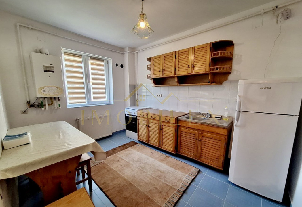 Apartament decomandat, etaj1, zona Florilor/Cetatii 