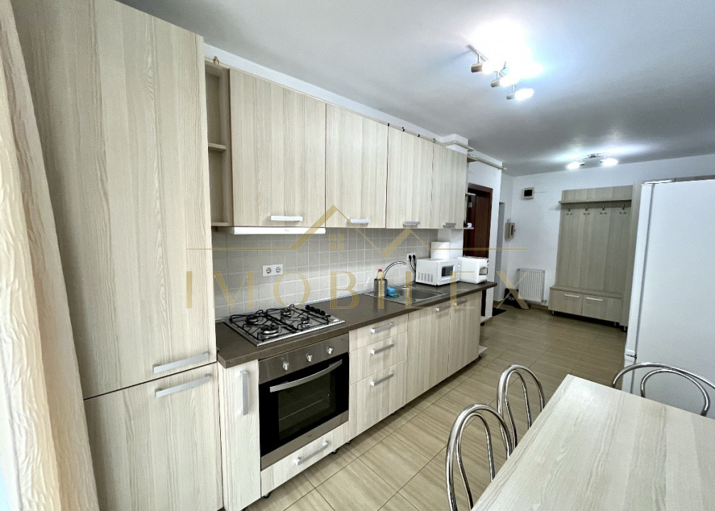 Apartament 2 camere, decomandat, zona Florilor