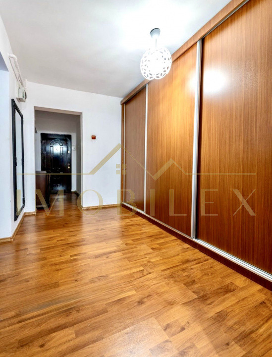 Apartament 3 camere, decomandat, zona Manastur