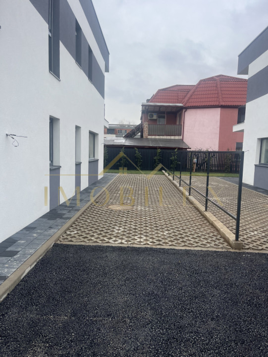 Casă tip Duplex de 130 mp + 100 mp teren cu 2 locuri de parcar zona Tineretului 