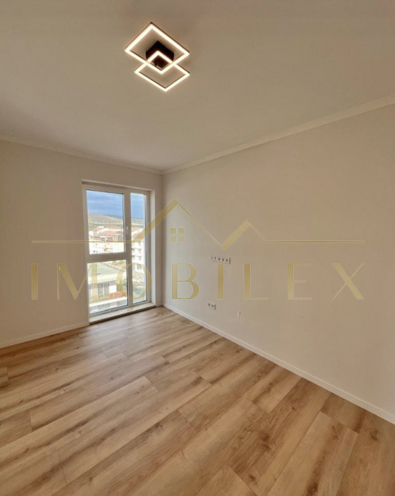 Apartament 3 camere, FINISAT NOU, bloc nou, Eroilor 