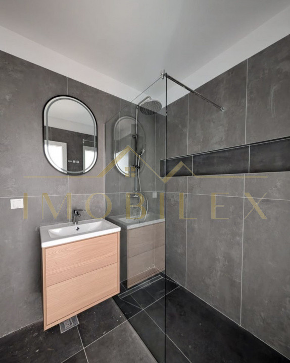 Apartament 3 camere, FINISAT NOU, bloc nou, Eroilor 